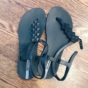Ipanema Black Criss Cross Sandals